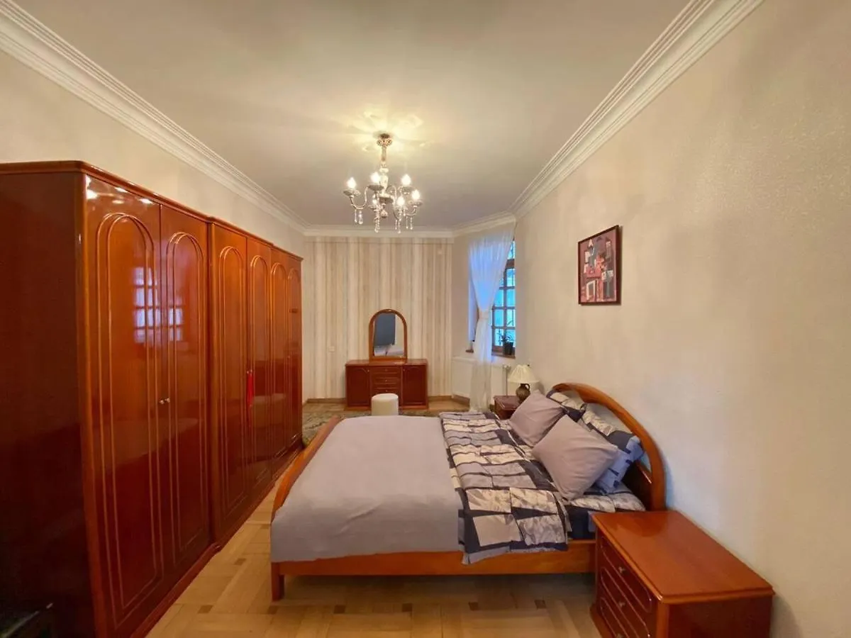A Sweet Home With A Garden In The Heart Of Tbilisi