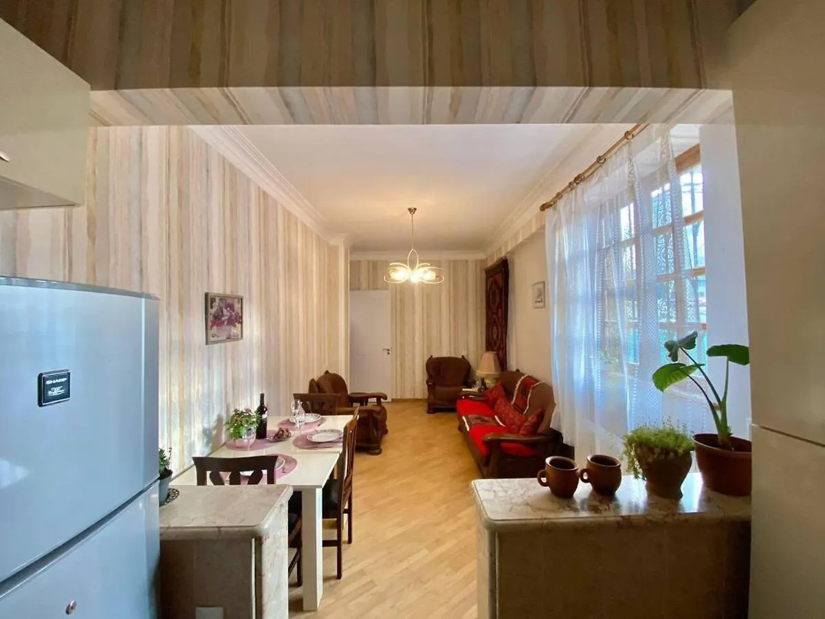 A Sweet Home With A Garden In The Heart Of Tbilisi
