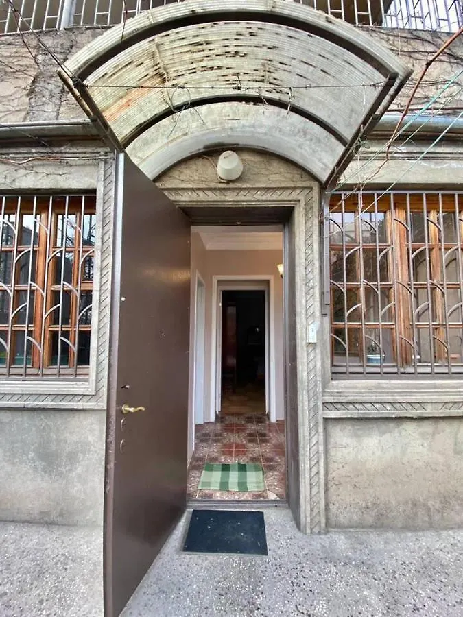 A Sweet Home With A Garden In The Heart Of Tbilisi Casa vacanze