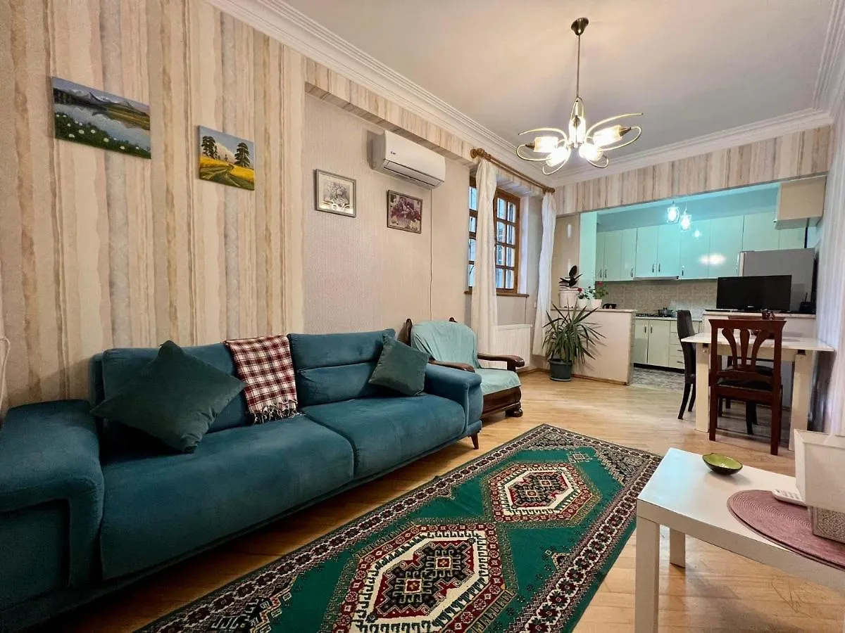 Casa vacanze A Sweet Home With A Garden In The Heart Of Tbilisi